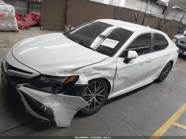 2022 TOYOTA CAMRY SE 2