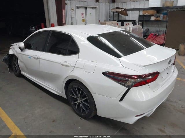 2022 TOYOTA CAMRY SE 3