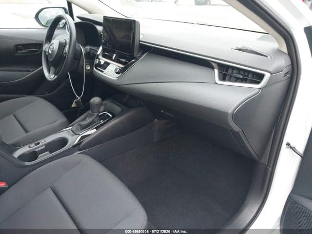 2026 TOYOTA COROLLA LE 5