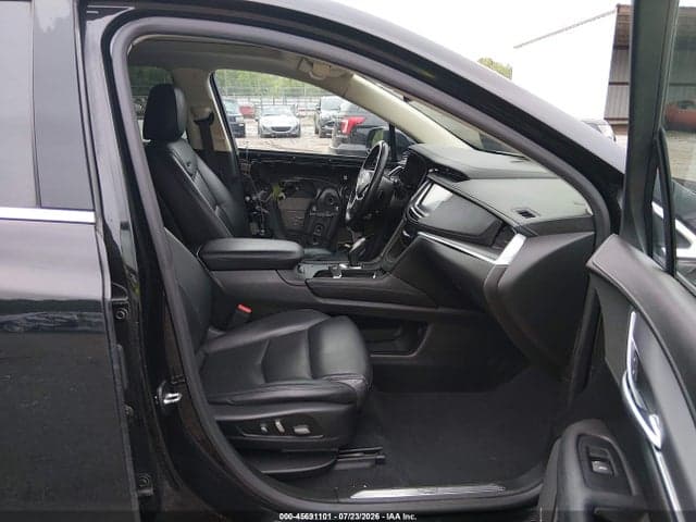 2017 CADILLAC XT5 LUXURY 5