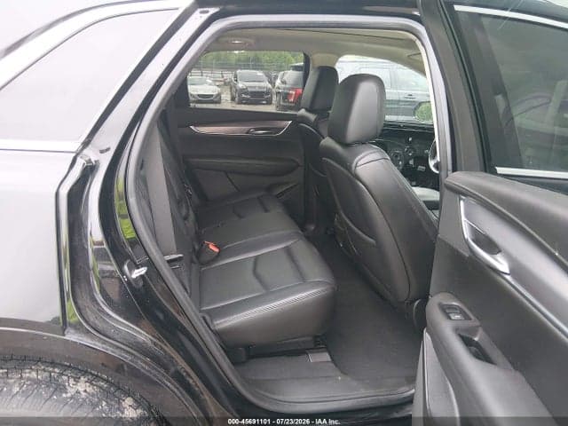 2017 CADILLAC XT5 LUXURY 8