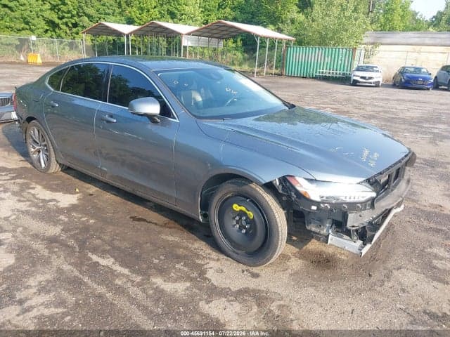 2018 VOLVO S90 T6 MOMENTUM