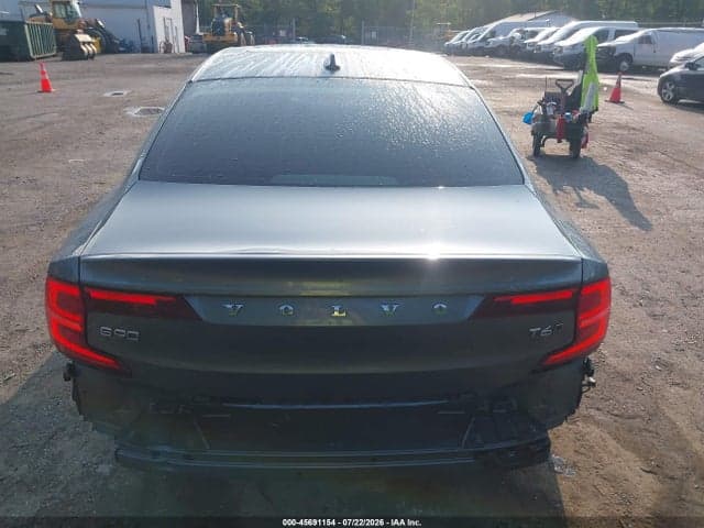 2018 VOLVO S90 T6 MOMENTUM 17