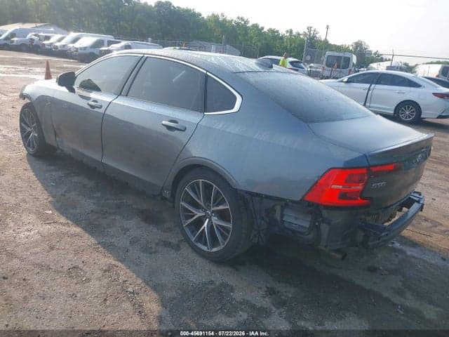 2018 VOLVO S90 T6 MOMENTUM 3