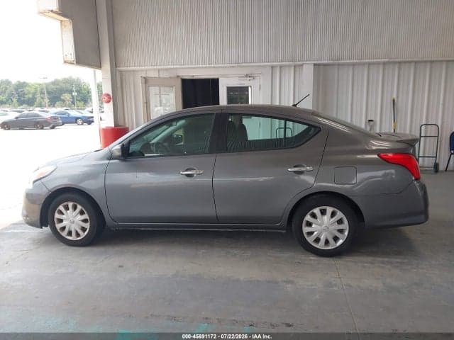 2017 NISSAN VERSA 1.6 SV 14