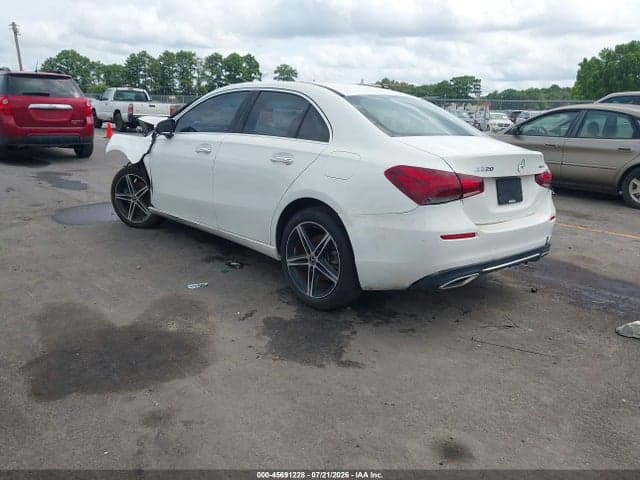 2019 MERCEDES-BENZ A 220 4MATIC 3