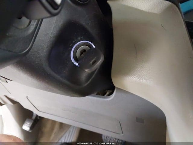 2017 TOYOTA SIENNA LE 8 PASSENGER 11