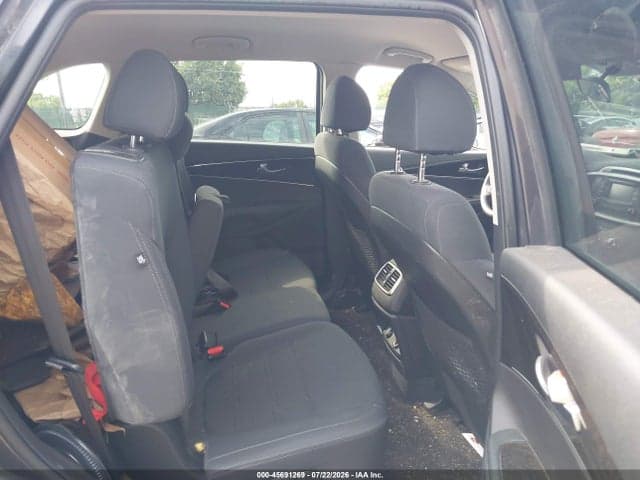 2018 KIA SORENTO 3.3L LX 8