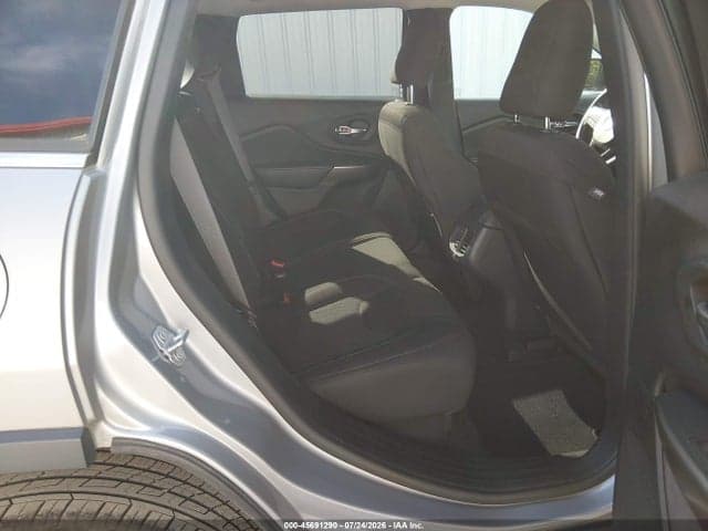 2019 JEEP CHEROKEE LATITUDE 4X4 8