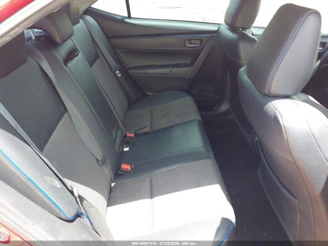 2017 TOYOTA COROLLA SE 8