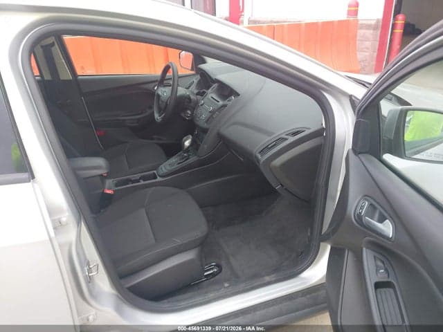 2017 FORD FOCUS SE 5