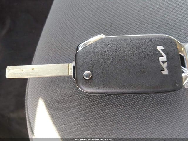 2024 KIA NIRO LX 11