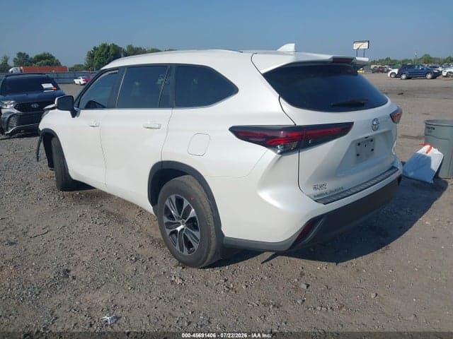 2024 TOYOTA HIGHLANDER XLE 3