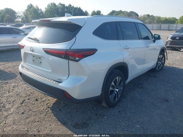 2024 TOYOTA HIGHLANDER XLE 4
