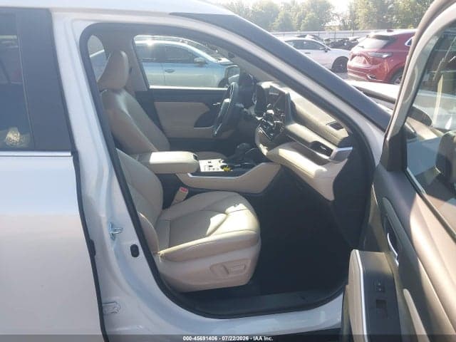 2024 TOYOTA HIGHLANDER XLE 5