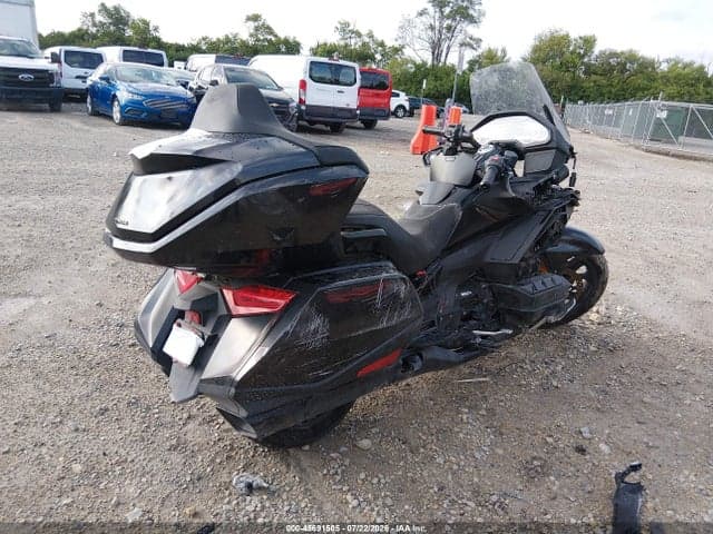 2021 HONDA GL1800 D 4