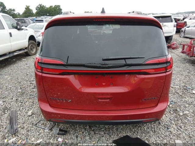 2026 CHRYSLER PACIFICA LIMITED 17