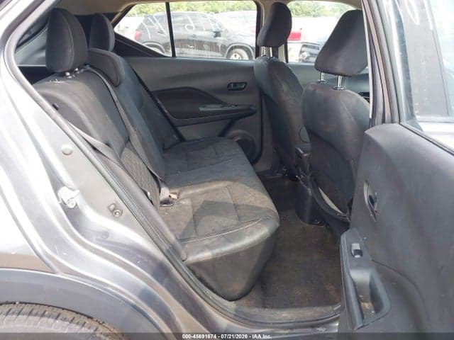 2022 NISSAN KICKS S XTRONIC CVT 8