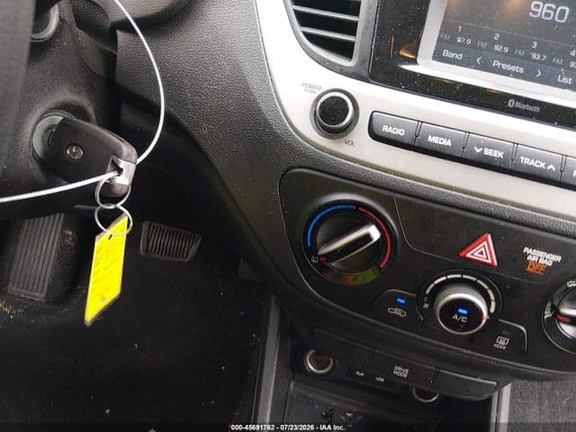 2019 HYUNDAI ACCENT SE 11