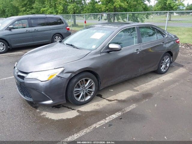 2017 TOYOTA CAMRY SE 3