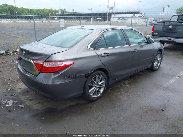 2017 TOYOTA CAMRY SE 5
