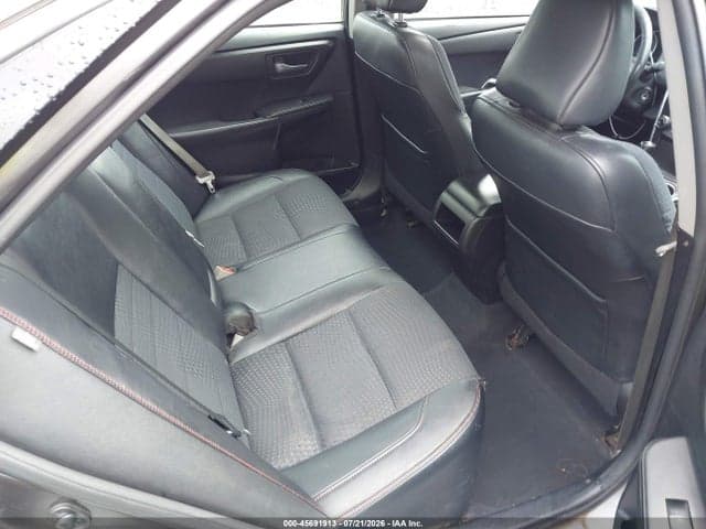 2017 TOYOTA CAMRY SE 9