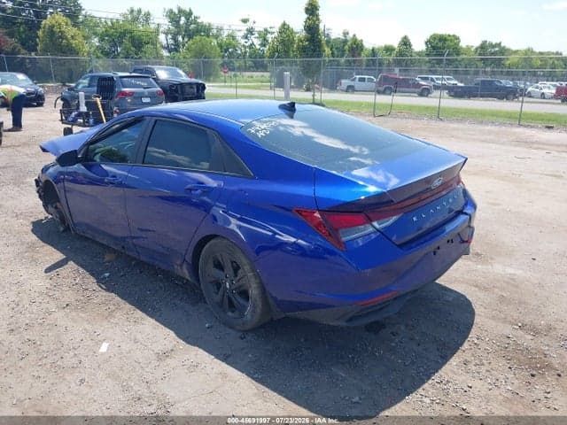 2022 HYUNDAI ELANTRA SEL 3