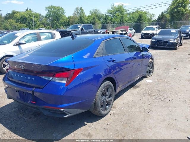 2022 HYUNDAI ELANTRA SEL 4