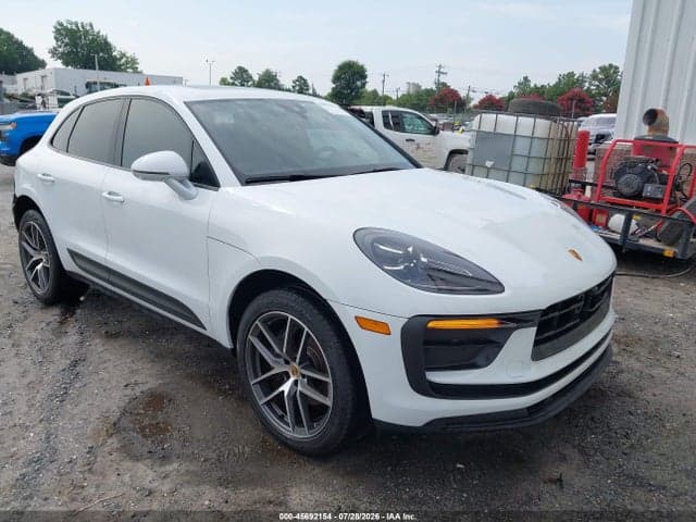 2023 PORSCHE MACAN T 1