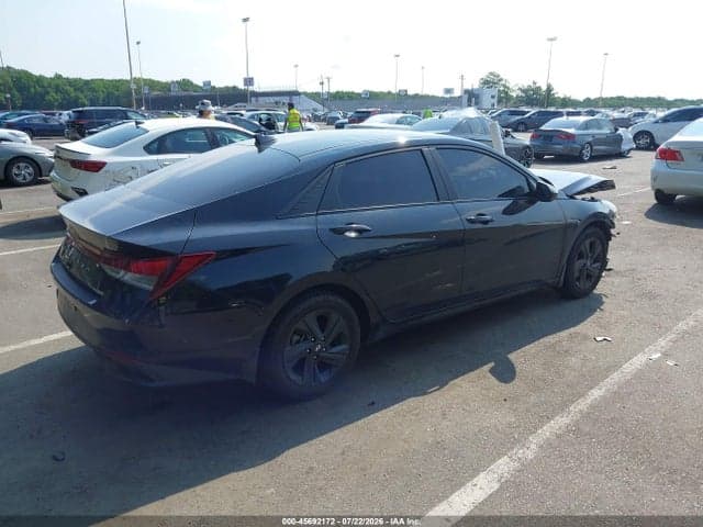 2023 HYUNDAI ELANTRA SEL 4