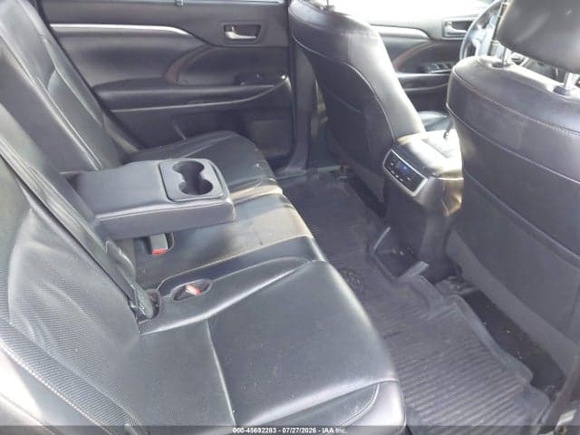 2019 TOYOTA HIGHLANDER LIMITED 8