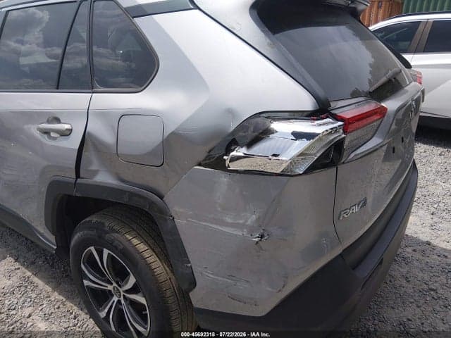 2022 TOYOTA RAV4 LE 6