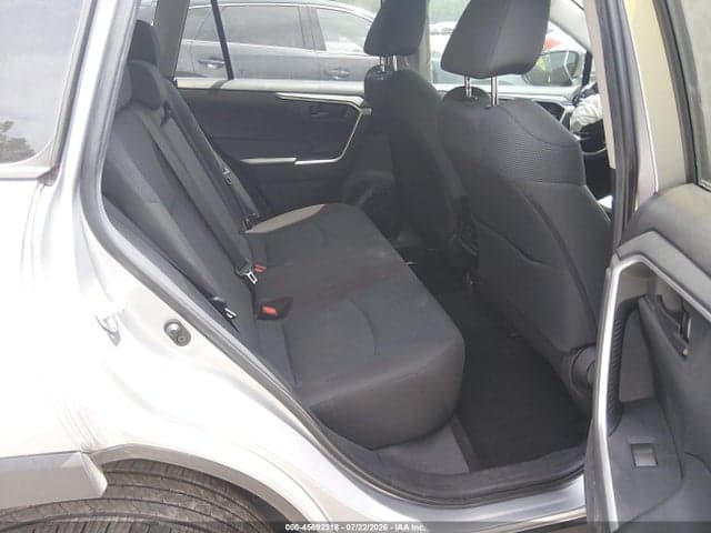 2022 TOYOTA RAV4 LE 8