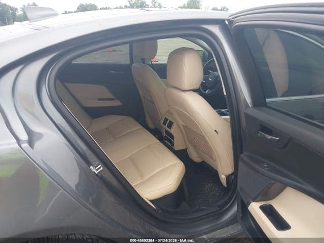 2018 JAGUAR XE 20D PRESTIGE 8