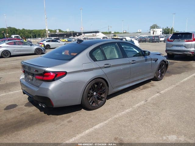 2023 BMW M5 4