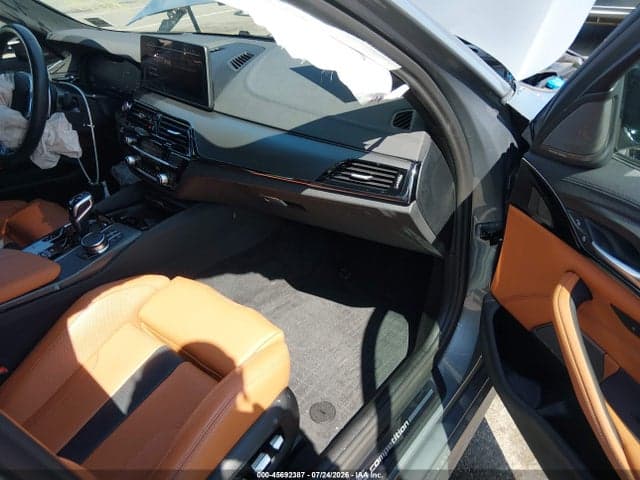 2023 BMW M5 5
