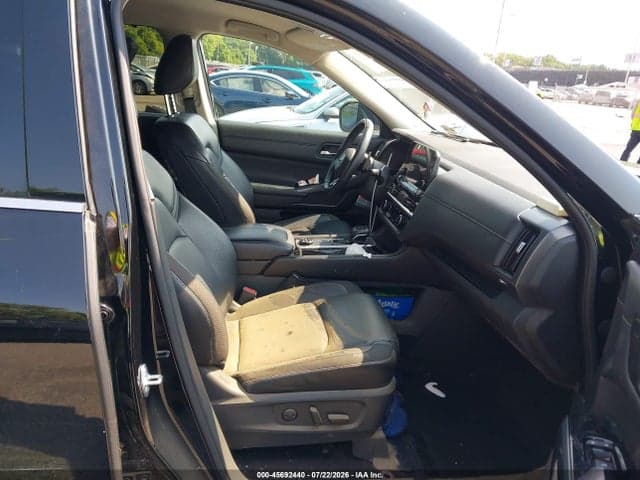 2024 NISSAN PATHFINDER SL 4WD 5