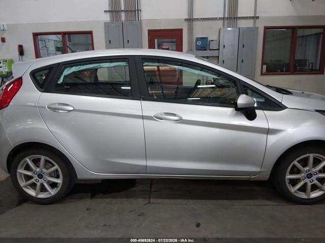 2017 FORD FIESTA SE 13