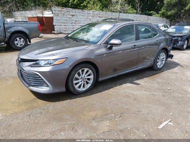 2021 TOYOTA CAMRY LE AWD 2