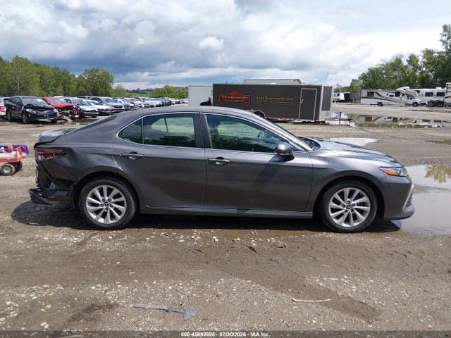 2021 TOYOTA CAMRY LE AWD 13