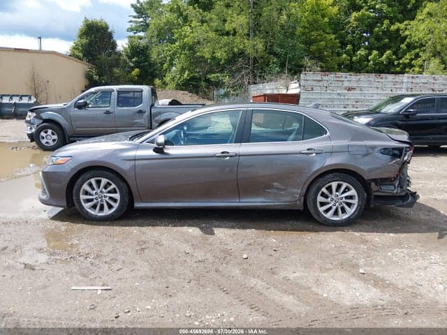 2021 TOYOTA CAMRY LE AWD 14