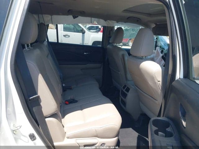 2017 HONDA PILOT EX-L 8