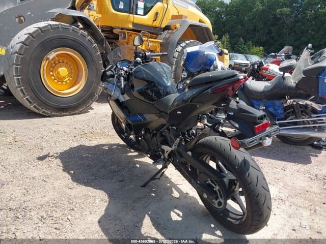 2025 KAWASAKI EX500 3