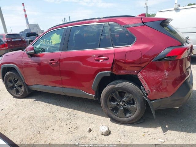 2019 TOYOTA RAV4 XLE 14