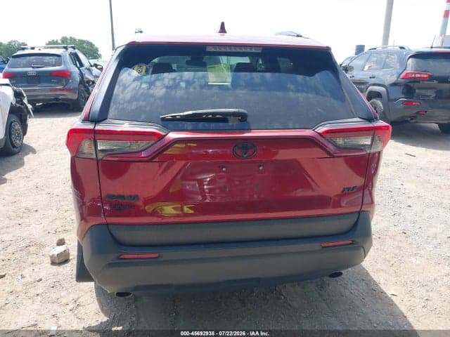 2019 TOYOTA RAV4 XLE 17