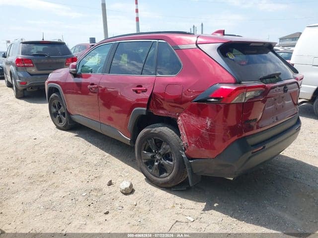 2019 TOYOTA RAV4 XLE 3
