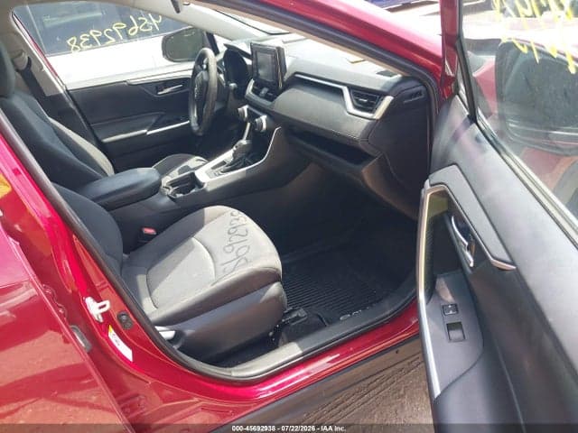 2019 TOYOTA RAV4 XLE 5