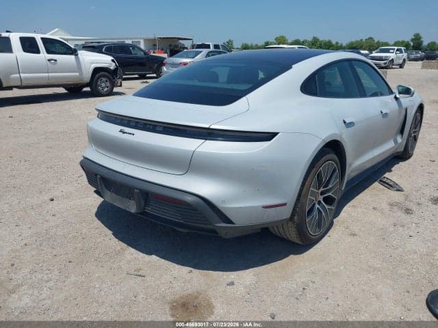 2022 PORSCHE TAYCAN 4