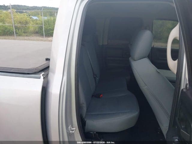 2017 RAM 1500 EXPRESS 4X4 6'4 BOX 8