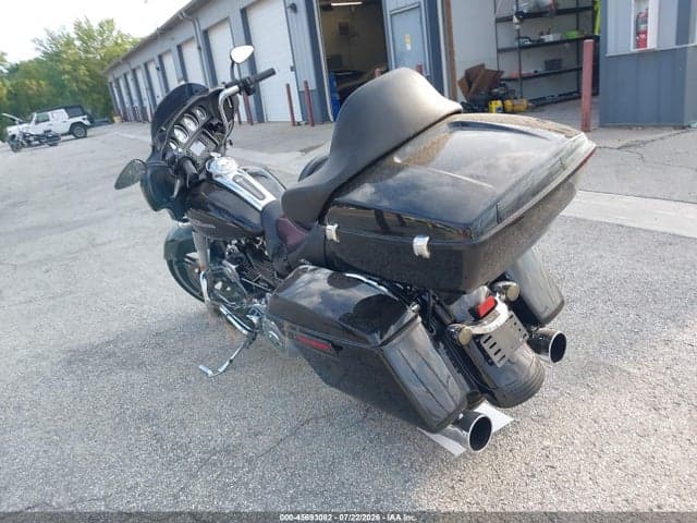 2017 HARLEY-DAVIDSON FLHX STREET GLIDE 3